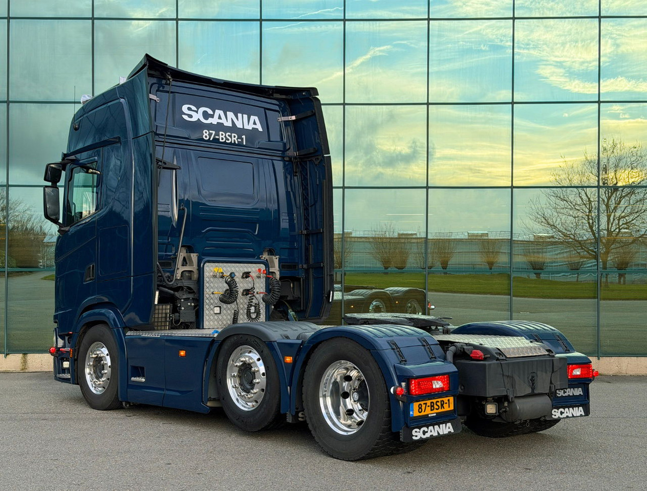 Scania S500 6X2 Highline Full AIR 2x Tanks NEW Condition NL Truck - Tractor head: gambar 3 Scania S500 6X2 Highline Full AIR 2x Tanks NEW Condition NL Truck - Tractor head: gambar 3
