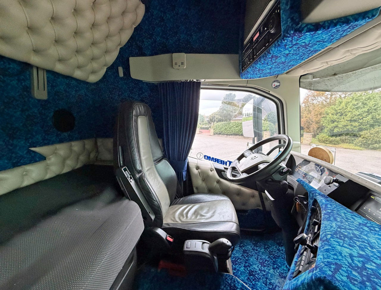 Tractor head Volvo FH 500 Retarder Globetrotter XL 2x Tanks Special Interior TOP Condition NL Truck: gambar 14