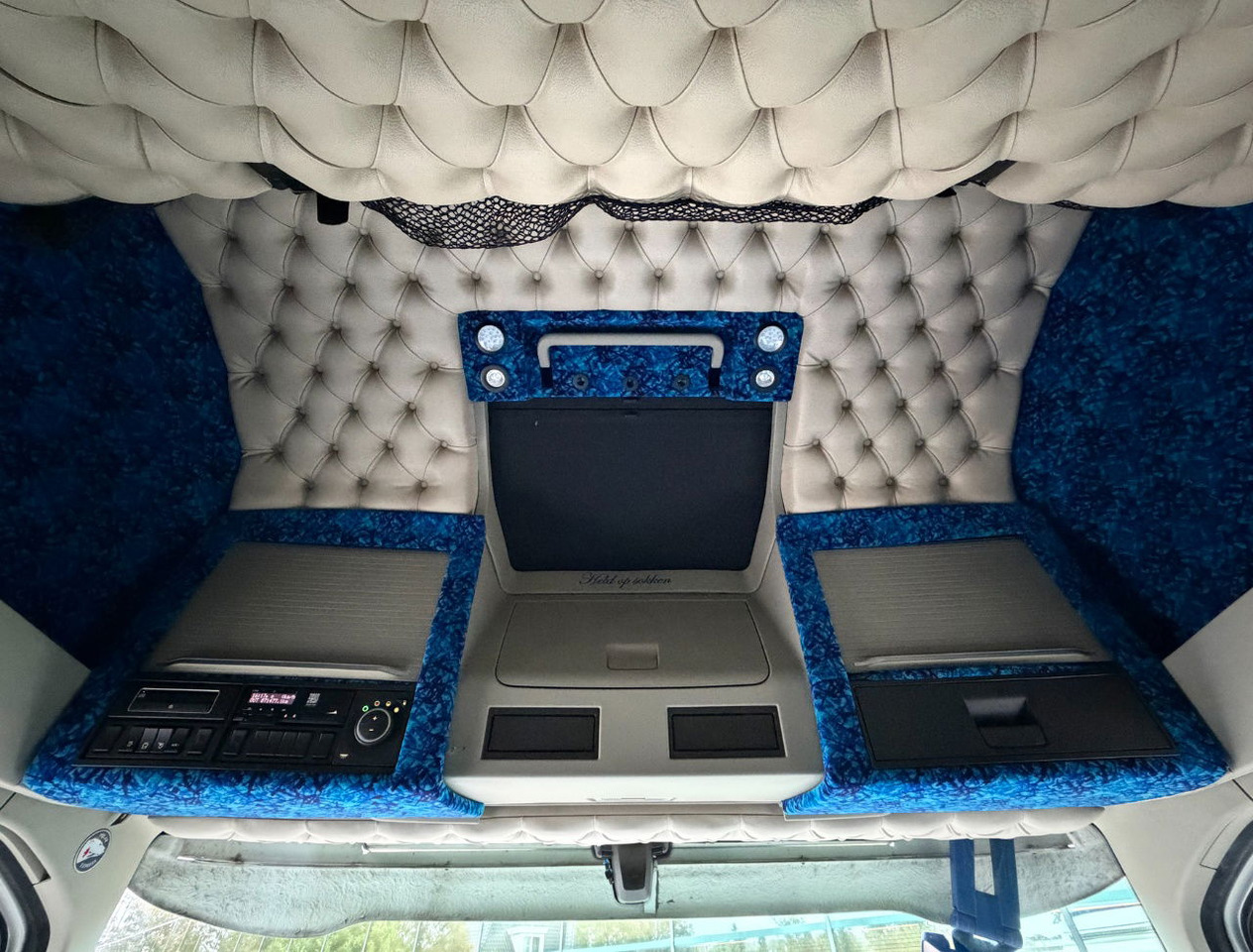 Tractor head Volvo FH 500 Retarder Globetrotter XL 2x Tanks Special Interior TOP Condition NL Truck: gambar 13