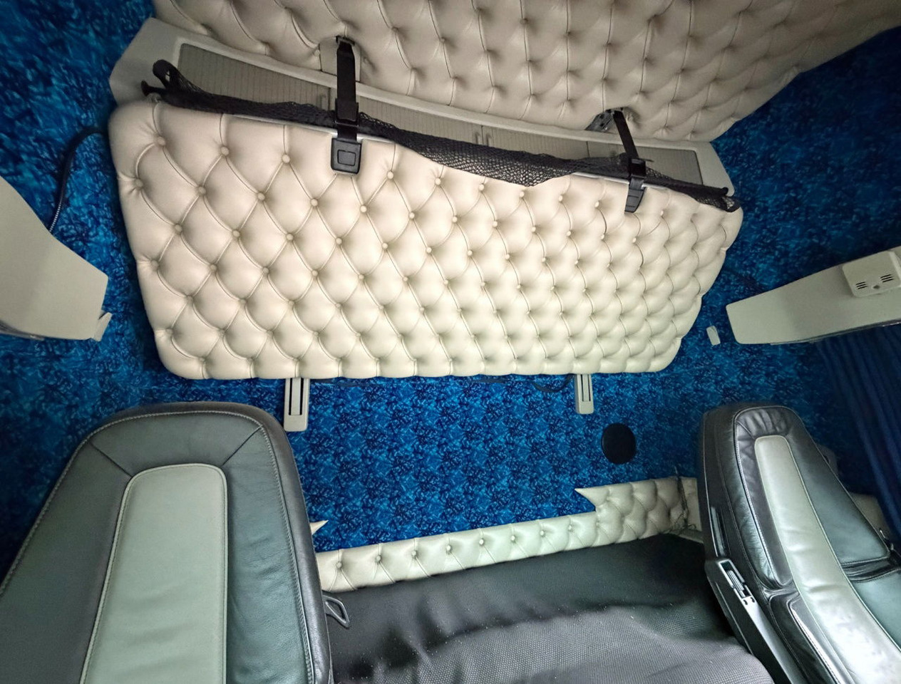 Tractor head Volvo FH 500 Retarder Globetrotter XL 2x Tanks Special Interior TOP Condition NL Truck: gambar 15