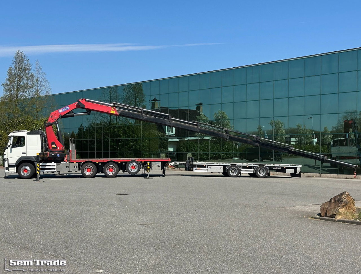 Volvo FMX 540 8X4 HMF 6020 K8 Kraan 231.000 KM + 2023 Sterk Trailer Super Condit - Truk derek: gambar 2 Volvo FMX 540 8X4 HMF 6020 K8 Kraan 231.000 KM + 2023 Sterk Trailer Super Condit - Truk derek: gambar 2