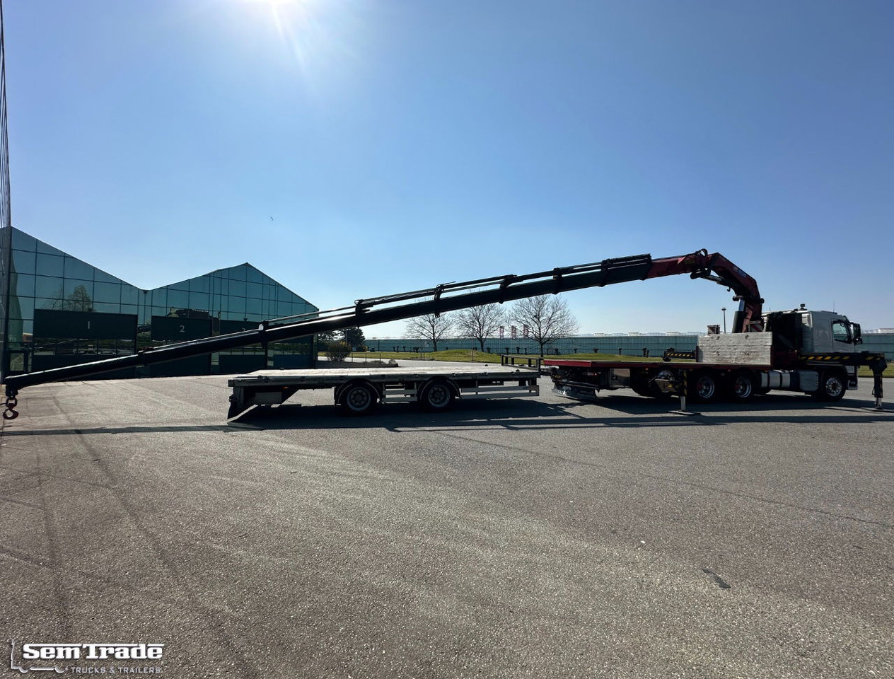 Volvo FMX 540 8X4 HMF 6020 K8 Kraan 231.000 KM + 2023 Sterk Trailer Super Condit - Truk derek: gambar 4 Volvo FMX 540 8X4 HMF 6020 K8 Kraan 231.000 KM + 2023 Sterk Trailer Super Condit - Truk derek: gambar 4