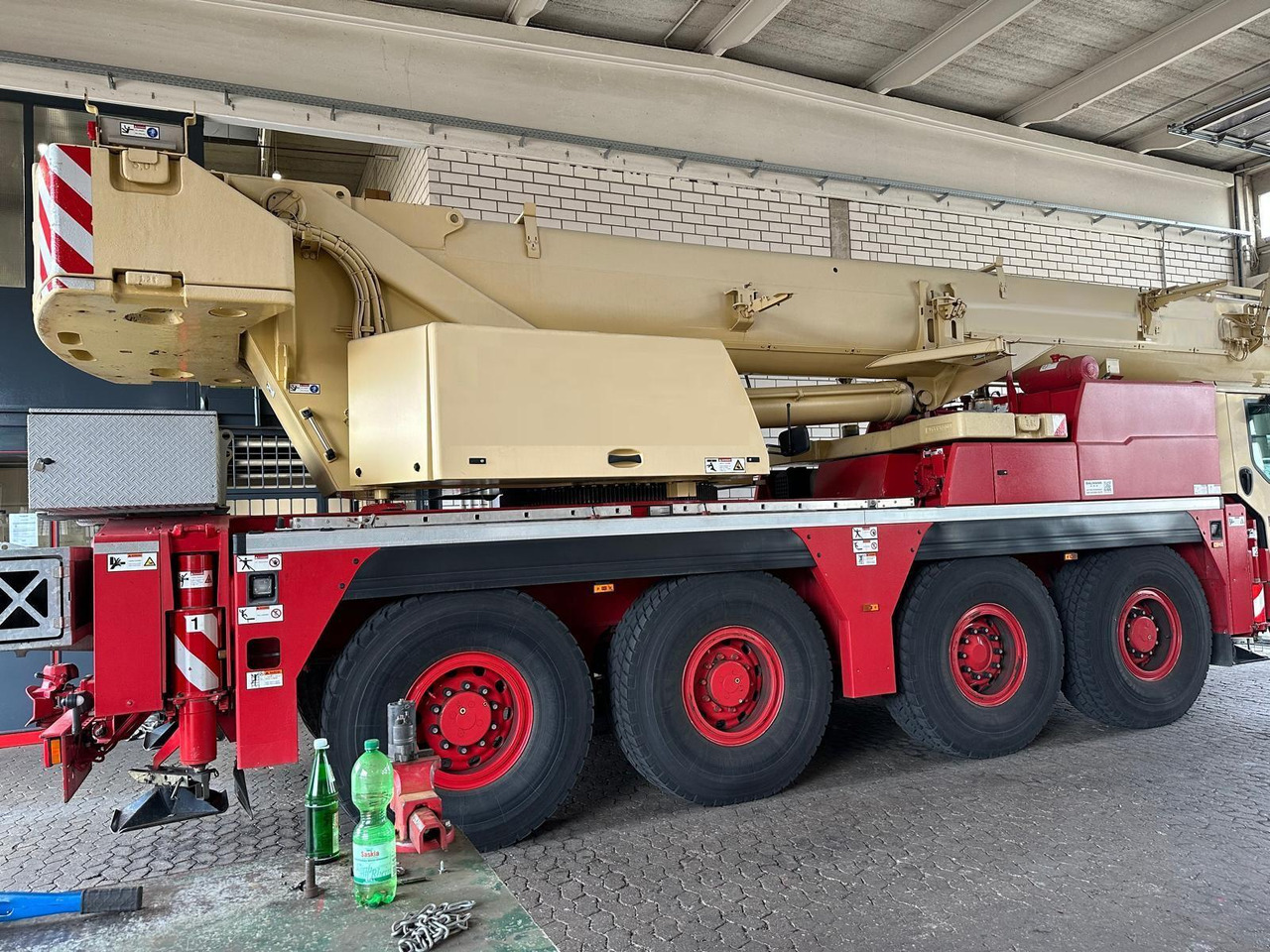 LIEBHERR LTM 1070-4.2 - Derek bergerak: gambar 3 LIEBHERR LTM 1070-4.2 - Derek bergerak: gambar 3