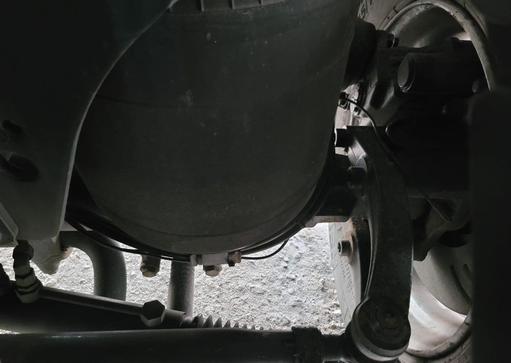 MAN TGX 26.510 oś skrętna do zabudowy - Truk sasis: gambar 5 MAN TGX 26.510 oś skrętna do zabudowy - Truk sasis: gambar 5