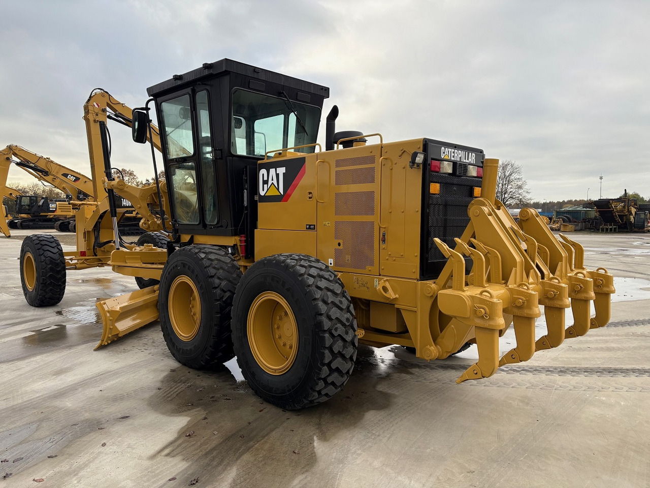 Grader CATERPILLAR 140K VHP: gambar 1