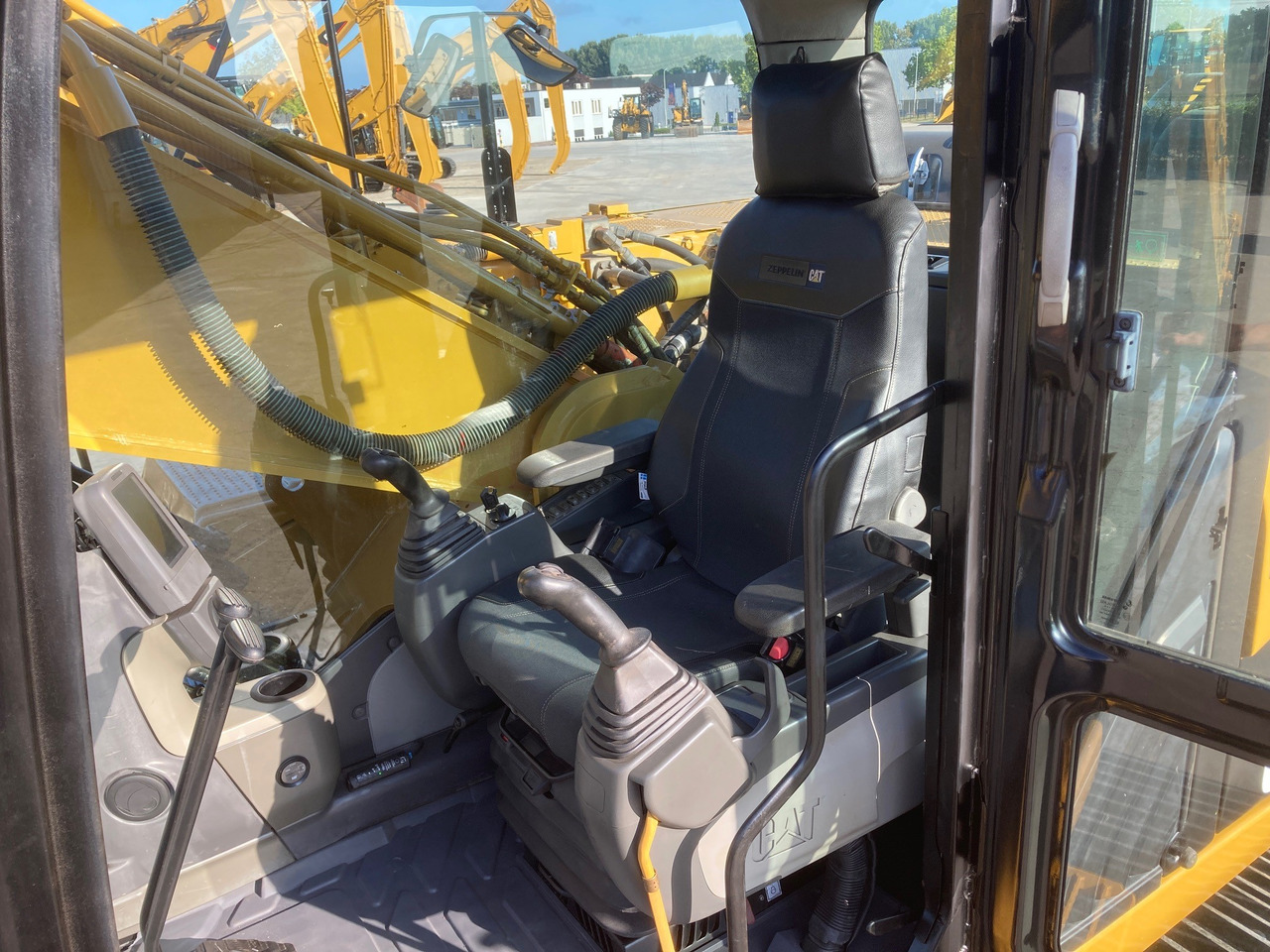 Ekskavator perayap CATERPILLAR 336D Long Reach: gambar 17