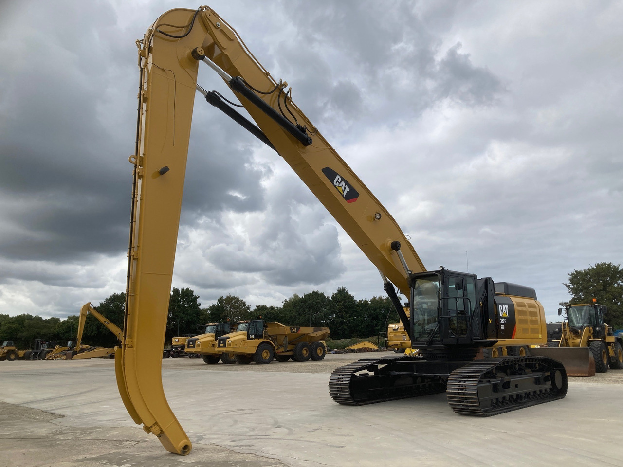 CATERPILLAR 352F Material Handler - Mesin pengisi: gambar 3 CATERPILLAR 352F Material Handler - Mesin pengisi: gambar 3
