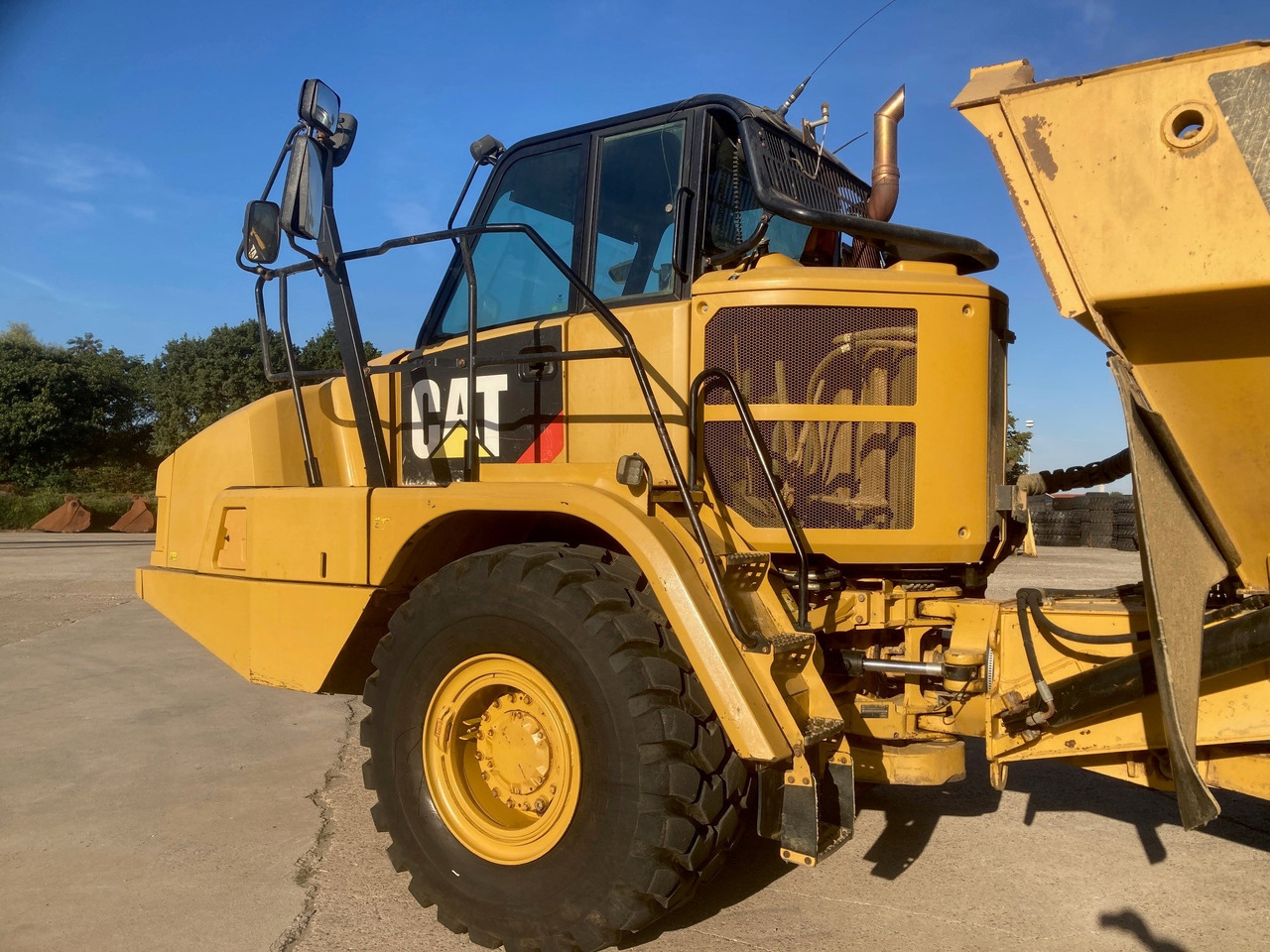 CATERPILLAR 730C - Tempat sampah artikulasi: gambar 2 CATERPILLAR 730C - Tempat sampah artikulasi: gambar 2