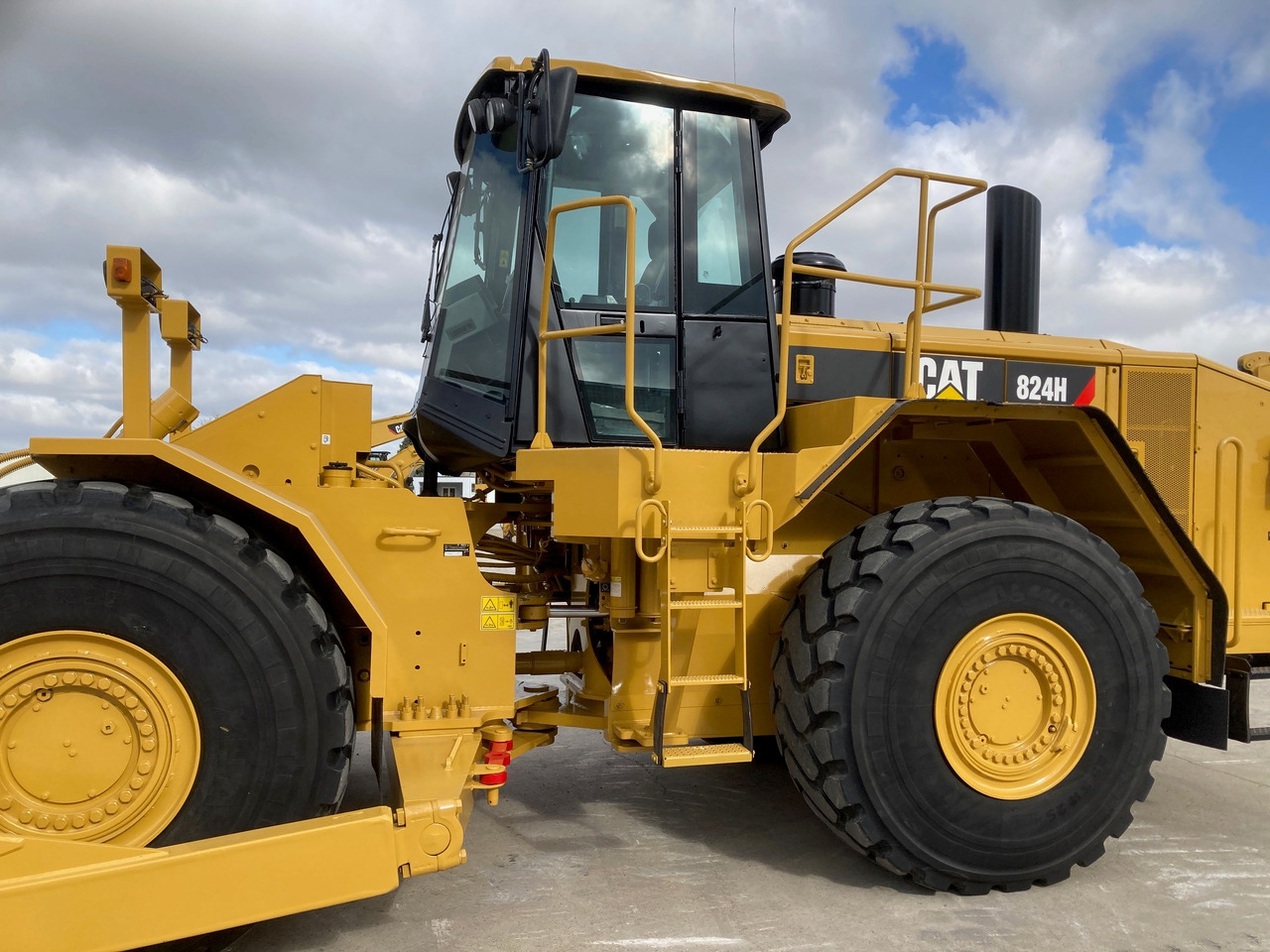 CATERPILLAR 824H - Bulldozer: gambar 2 CATERPILLAR 824H - Bulldozer: gambar 2