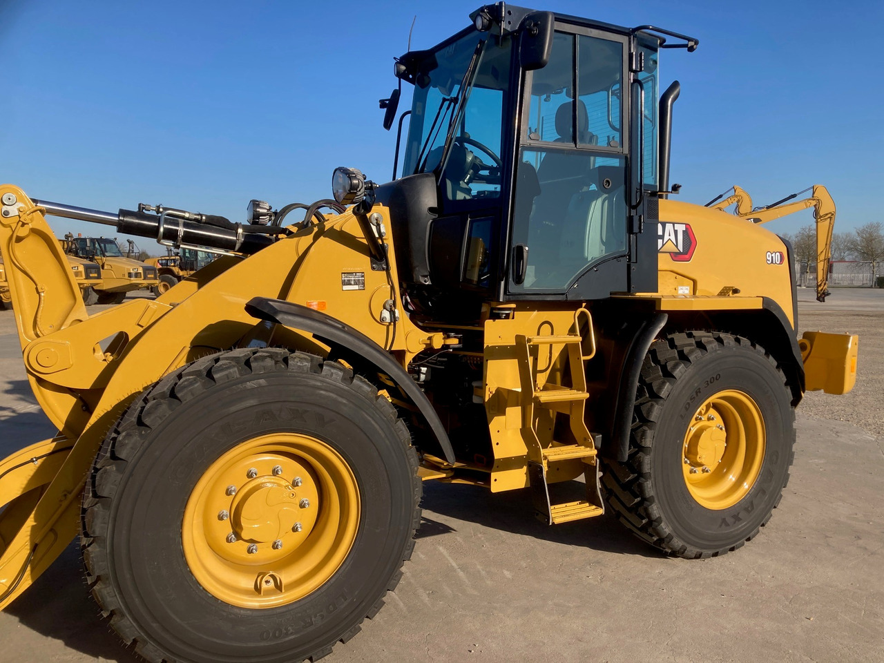 CATERPILLAR 910 - Wheel loader: gambar 2 CATERPILLAR 910 - Wheel loader: gambar 2