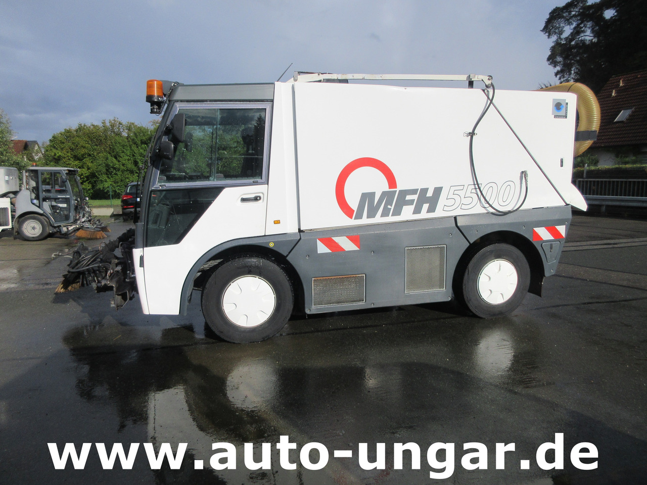 Aebi MFH 5500 Baujahr 2014 Euro 5 Kehrmaschine mit zusätzlichem Schwemmbalken - Penyapu jalan: gambar 4 Aebi MFH 5500 Baujahr 2014 Euro 5 Kehrmaschine mit zusätzlichem Schwemmbalken - Penyapu jalan: gambar 4