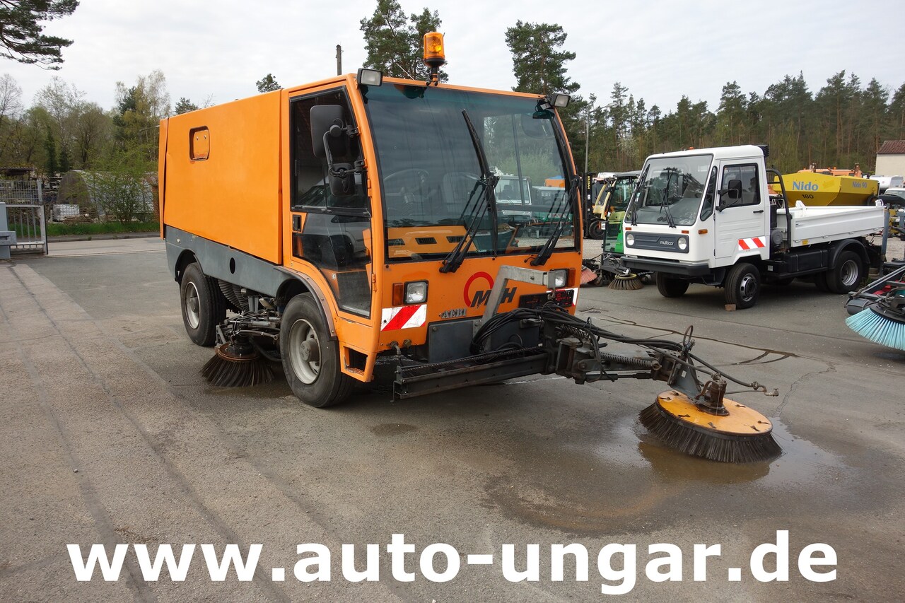 Aebi Schmidt MFH 5000 Kehrmaschine 4-Rad Lenkung Wildkrautbesen - Penyapu jalan: gambar 1 Aebi Schmidt MFH 5000 Kehrmaschine 4-Rad Lenkung Wildkrautbesen - Penyapu jalan: gambar 1