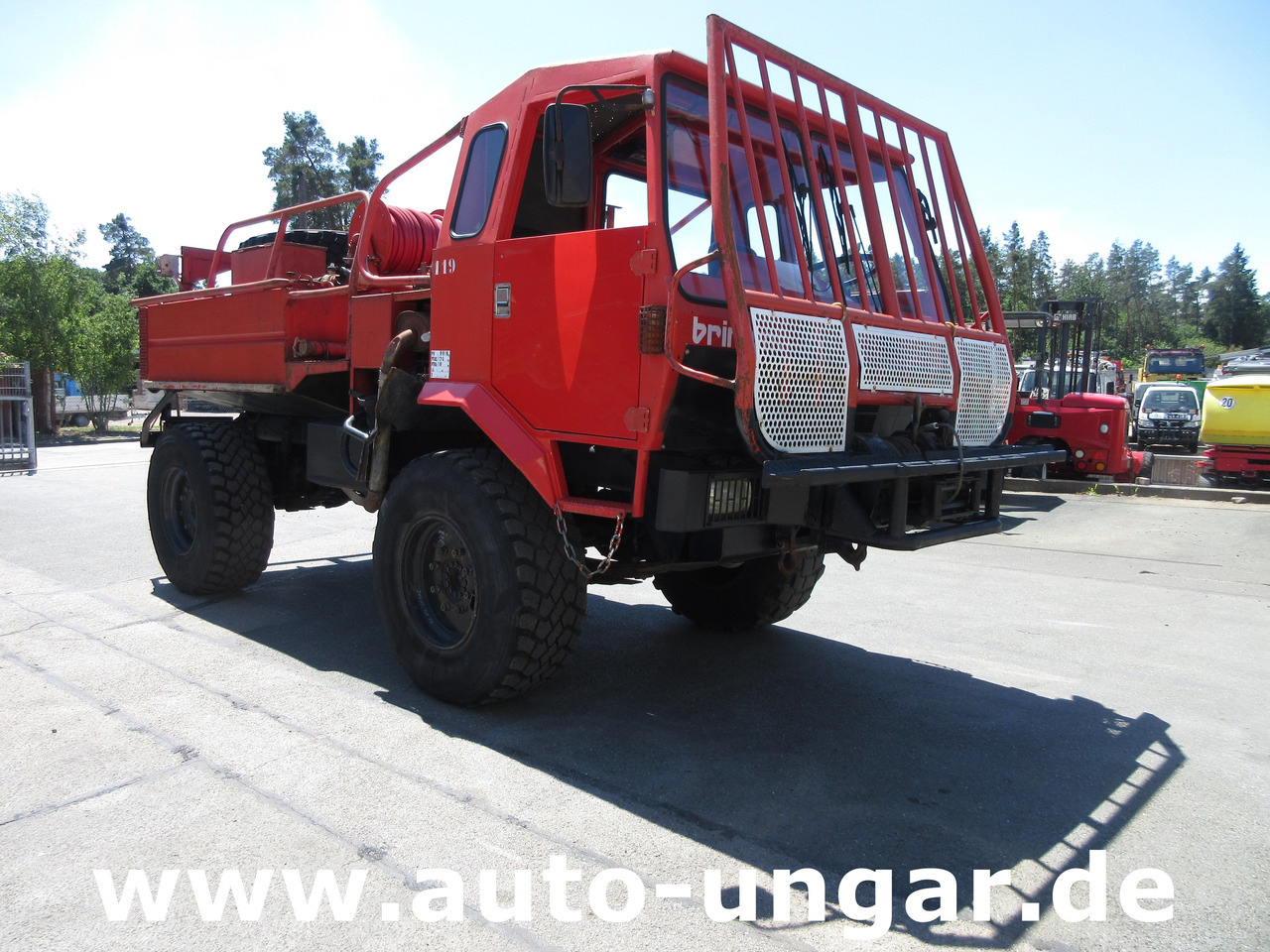 BRIMONT PM ETR Feuerwehr 4x4x4 AHK verwindbarer Rahmen Off-Road Winde Kriechgang - Truk pemadam kebakaran: gambar 1 BRIMONT PM ETR Feuerwehr 4x4x4 AHK verwindbarer Rahmen Off-Road Winde Kriechgang - Truk pemadam kebakaran: gambar 1