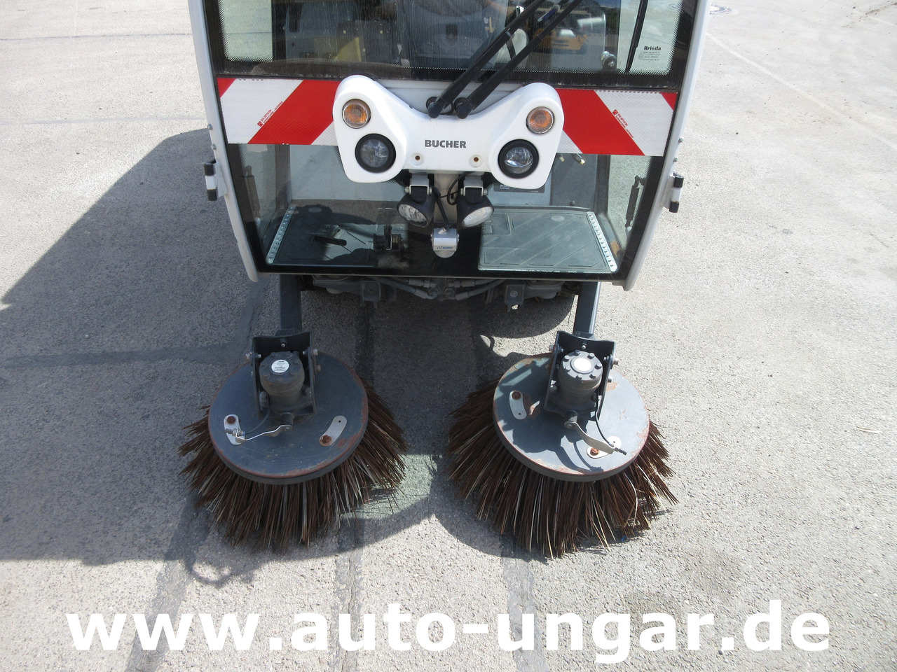 BUCHER CityCat CC1000 ERSATZTEILTRÄGER Kehrmaschine SPAREPARTS - Penyapu jalan: gambar 3 BUCHER CityCat CC1000 ERSATZTEILTRÄGER Kehrmaschine SPAREPARTS - Penyapu jalan: gambar 3