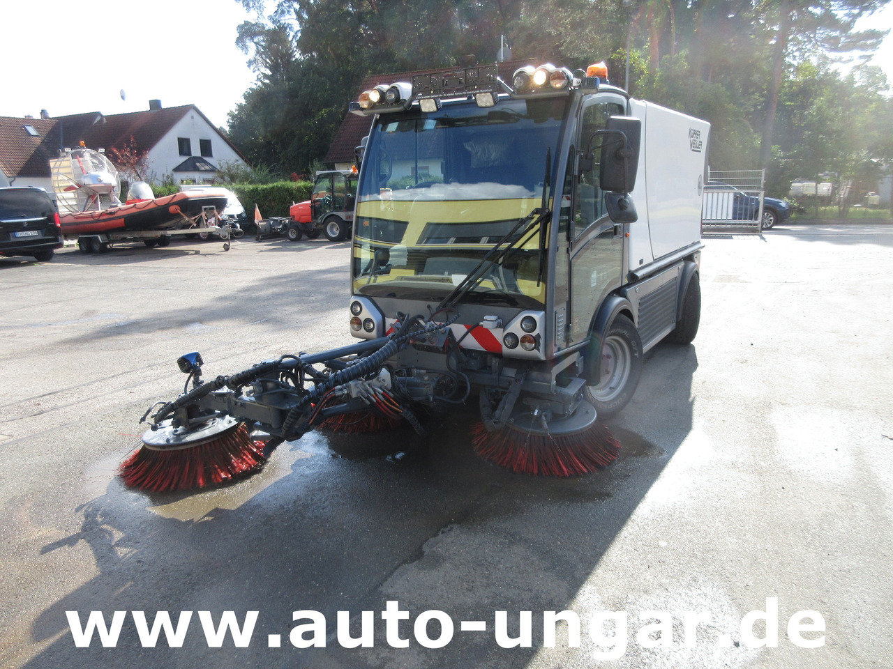 Boschung S3 Kehrmaschine urban sweeper Wildkrautbesen Allradlenkung - Penyapu jalan: gambar 2 Boschung S3 Kehrmaschine urban sweeper Wildkrautbesen Allradlenkung - Penyapu jalan: gambar 2