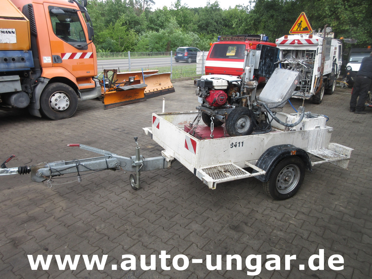 Graco Zebra 5 Airless Traceuse Markiermaschine Roadmarking Machine mit Trailer Hofmann - Mesin aspal: gambar 1 Graco Zebra 5 Airless Traceuse Markiermaschine Roadmarking Machine mit Trailer Hofmann - Mesin aspal: gambar 1