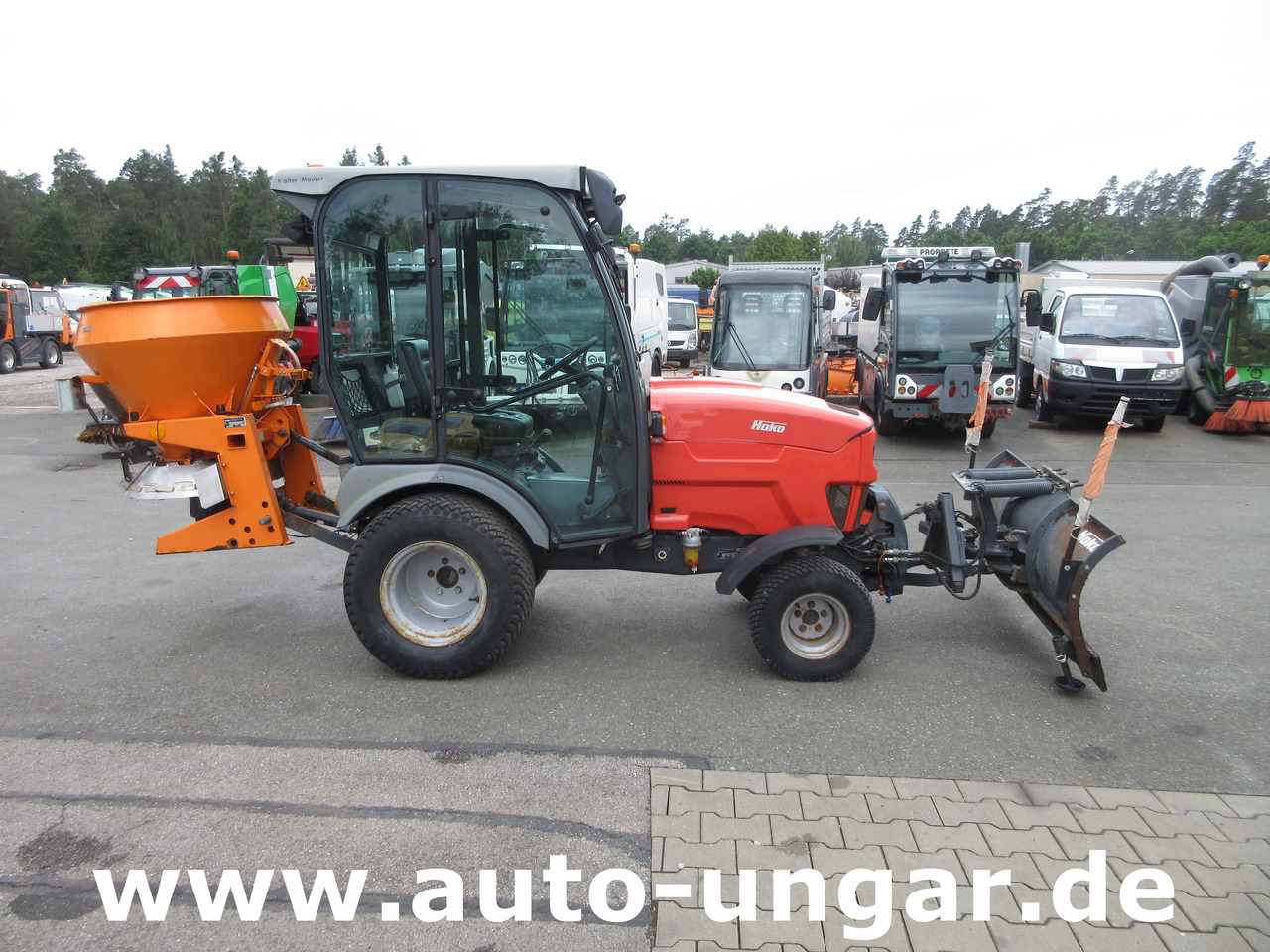 HAKO Hakotrac 2650 DA Winterdienst Schneepflug & Streuer 4x4 Zapfwelle Hydraulik - Traktor kota: gambar 3 HAKO Hakotrac 2650 DA Winterdienst Schneepflug & Streuer 4x4 Zapfwelle Hydraulik - Traktor kota: gambar 3