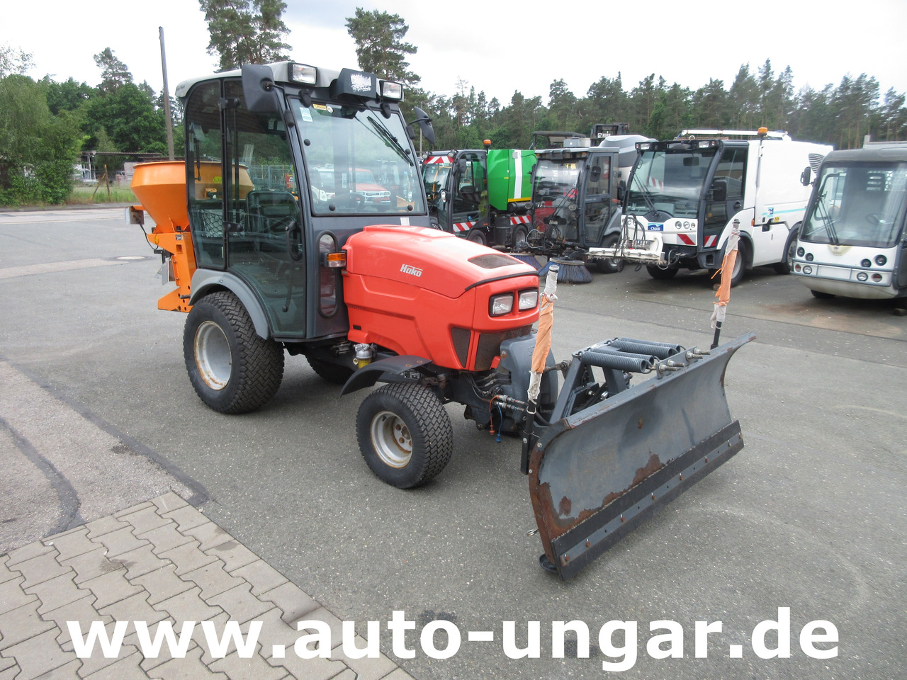HAKO Hakotrac 2650 DA Winterdienst Schneepflug & Streuer 4x4 Zapfwelle Hydraulik - Traktor kota: gambar 2 HAKO Hakotrac 2650 DA Winterdienst Schneepflug & Streuer 4x4 Zapfwelle Hydraulik - Traktor kota: gambar 2