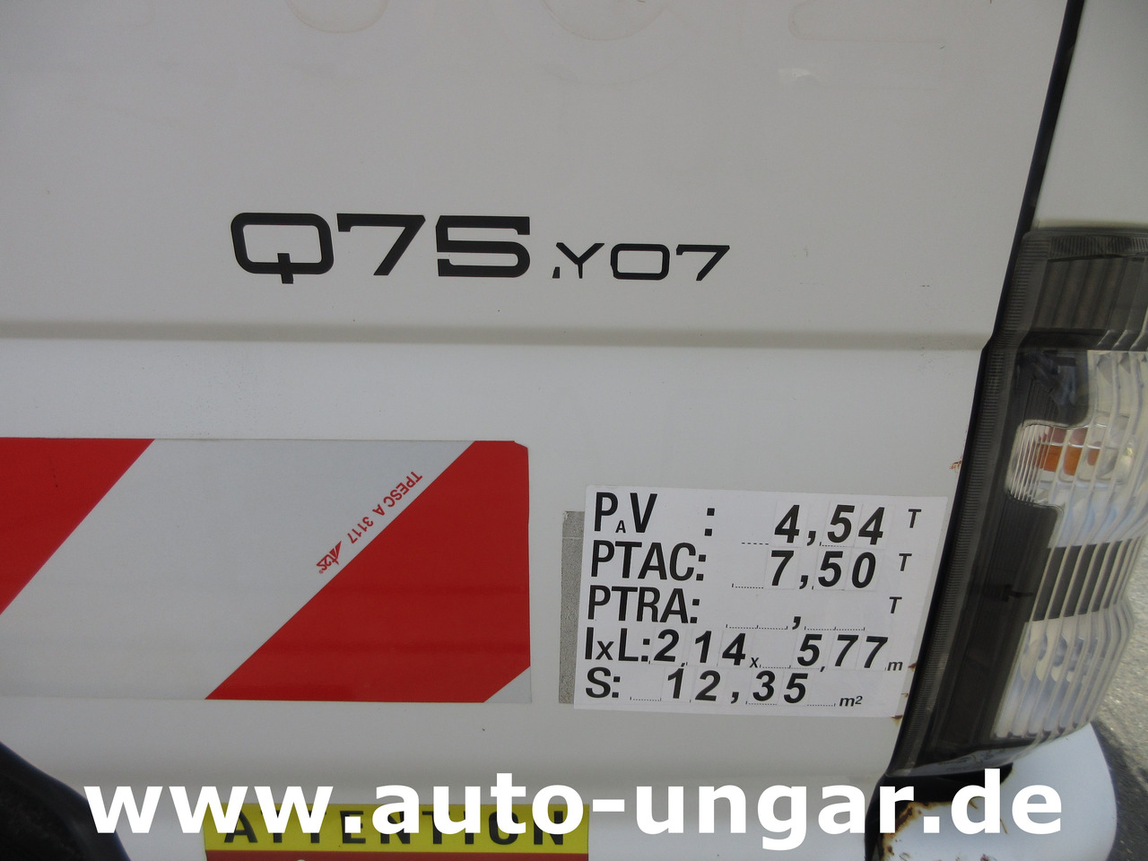 Truk sampah ISUZU NQR Smoother Q75 Y07 Müllwagen 8m³ TECNO 7.500kg Kipper Presse Lifter: gambar 10