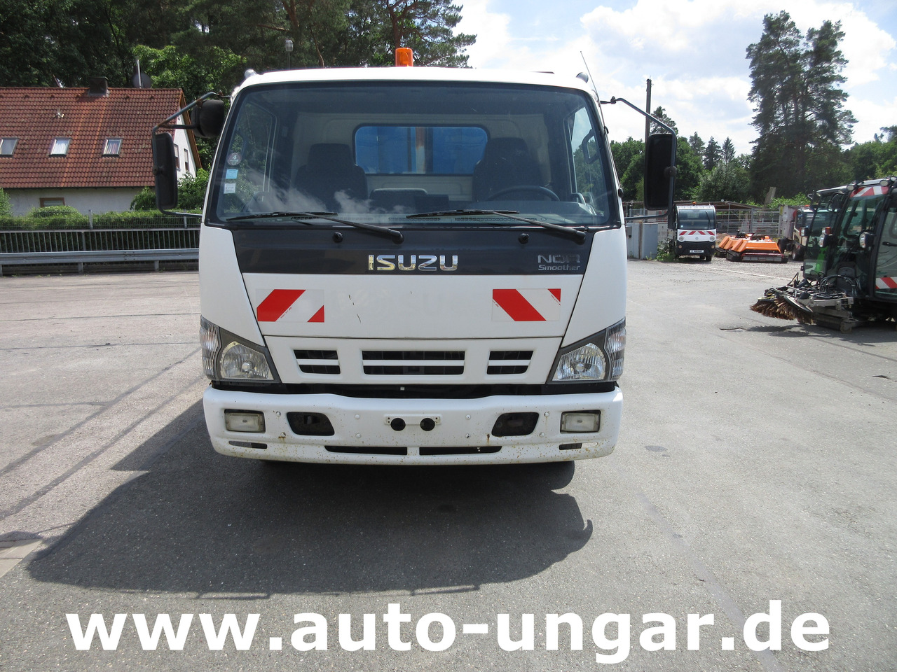 ISUZU NQR Smoother Q75 Y07 Müllwagen 8m³ TECNO 7.500kg Kipper Presse Lifter - Truk sampah: gambar 2 ISUZU NQR Smoother Q75 Y07 Müllwagen 8m³ TECNO 7.500kg Kipper Presse Lifter - Truk sampah: gambar 2