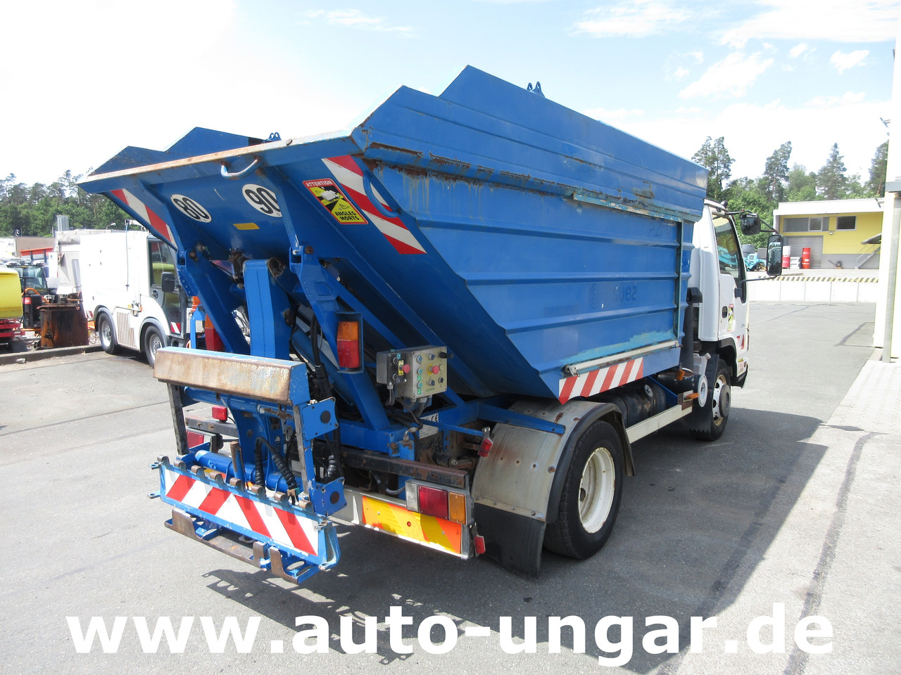 Truk sampah ISUZU NQR Smoother Q75 Y07 Müllwagen 8m³ TECNO 7.500kg Kipper Presse Lifter: gambar 6