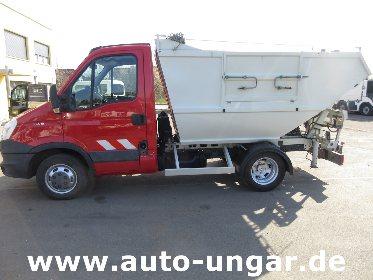 Iveco 35C13 TECNO URBIS 6 Müllwagen 3.500kg Micro BOM Mini Garbage Truck - Truk sampah: gambar 4 Iveco 35C13 TECNO URBIS 6 Müllwagen 3.500kg Micro BOM Mini Garbage Truck - Truk sampah: gambar 4