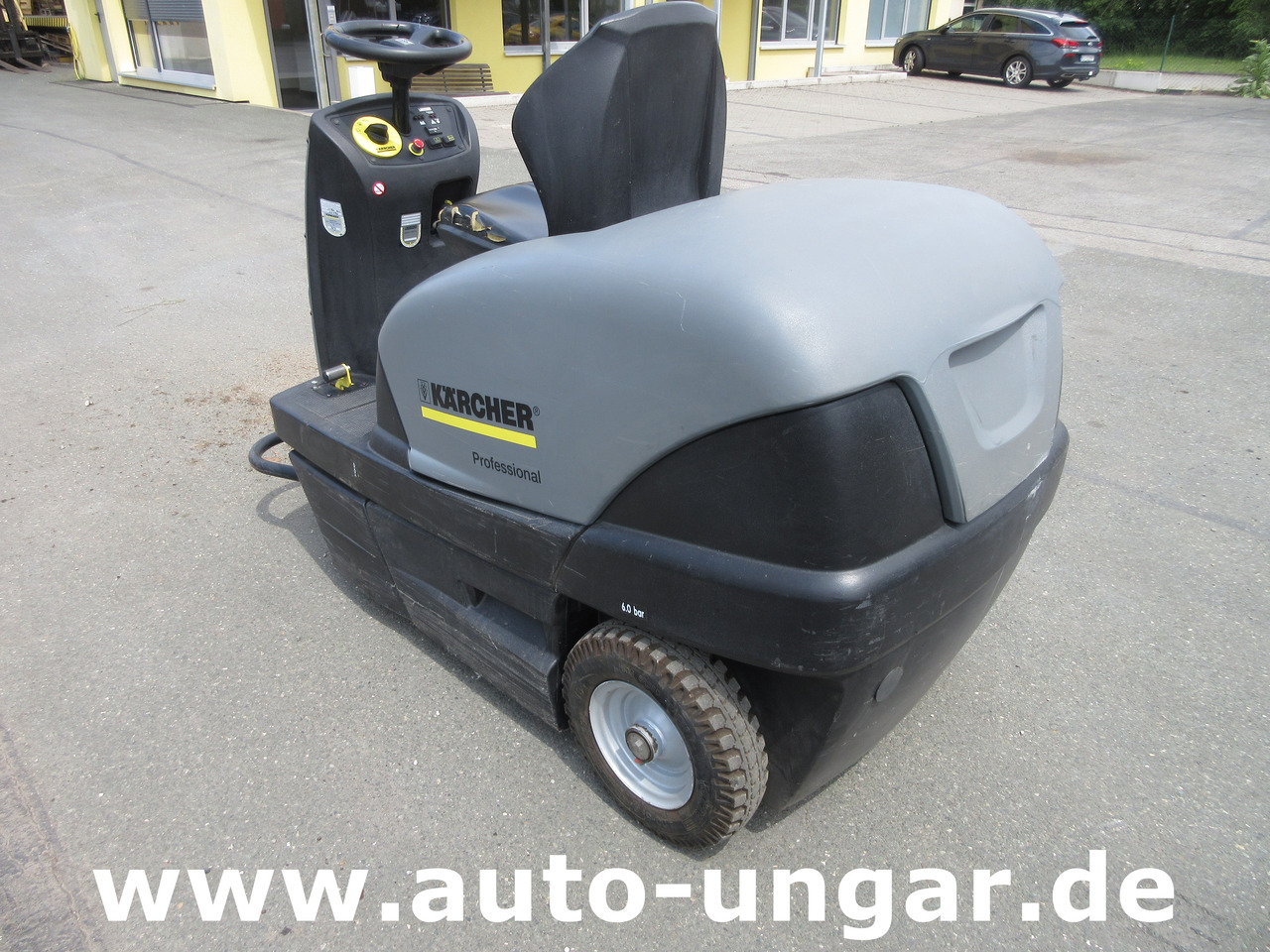 KÄRCHER KM 100/100 RBP Pack 1.280-112.0 elektrische Parkplatzkehrmaschine Hallenkehrmaschine Elektro - Penyapu jalan: gambar 5 KÄRCHER KM 100/100 RBP Pack 1.280-112.0 elektrische Parkplatzkehrmaschine Hallenkehrmaschine Elektro - Penyapu jalan: gambar 5