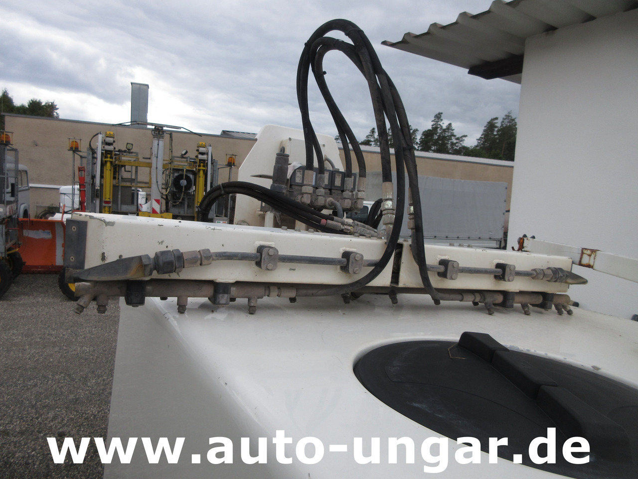 CMAR NC300 Schwemmaufbau Laveuse Bj. 2014 für Multicar Tremo Hochdruck - Kendaraan Kota/ Khusus: gambar 5 CMAR NC300 Schwemmaufbau Laveuse Bj. 2014 für Multicar Tremo Hochdruck - Kendaraan Kota/ Khusus: gambar 5