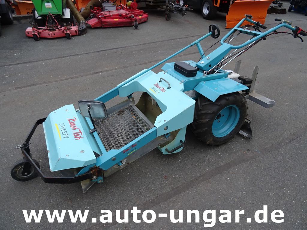 KASSBOHRER Kässbohrer BeachTech Sweepy Strandreiniger - Kendaraan Kota/ Khusus: gambar 1 KASSBOHRER Kässbohrer BeachTech Sweepy Strandreiniger - Kendaraan Kota/ Khusus: gambar 1