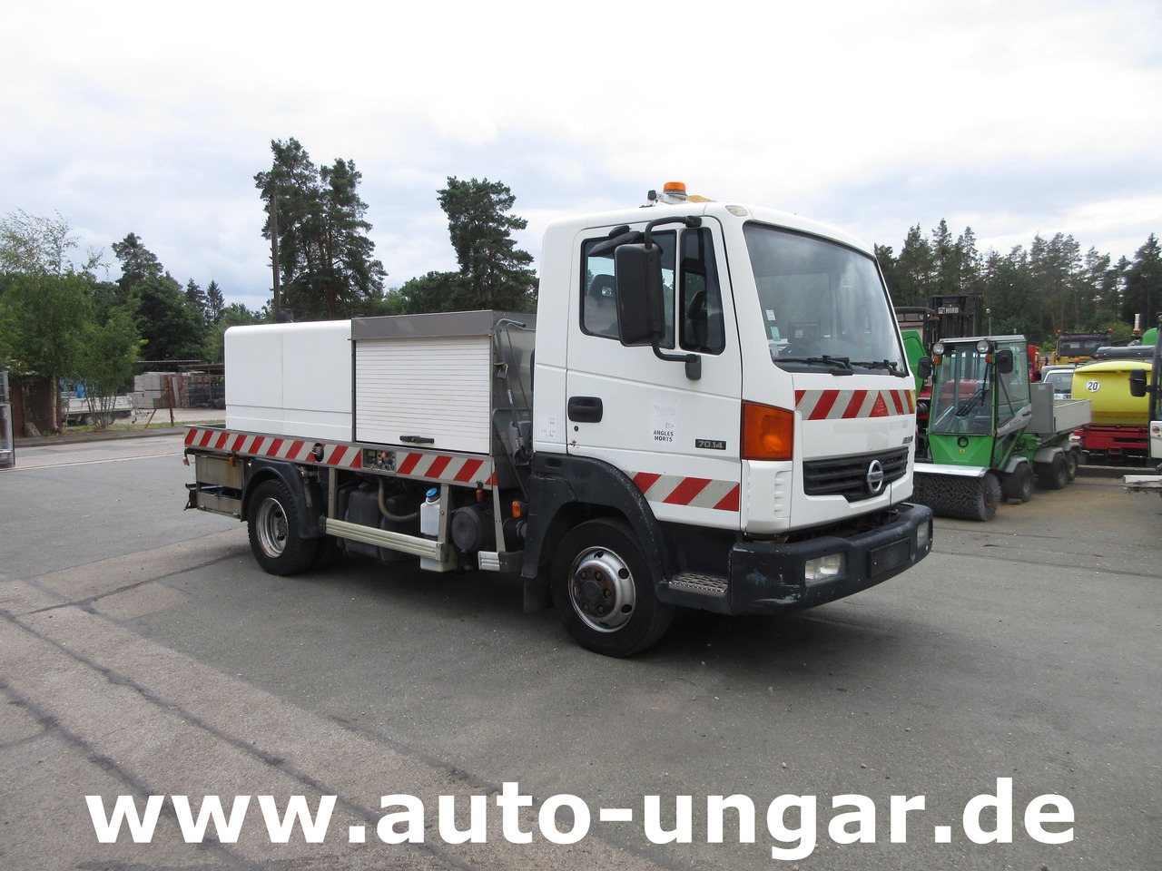 NISSAN Atleon 70.14 mit Hochdruckreiniger Wasserwagen Waschwagen Kärcher High Pressure - Kendaraan Kota/ Khusus: gambar 1 NISSAN Atleon 70.14 mit Hochdruckreiniger Wasserwagen Waschwagen Kärcher High Pressure - Kendaraan Kota/ Khusus: gambar 1