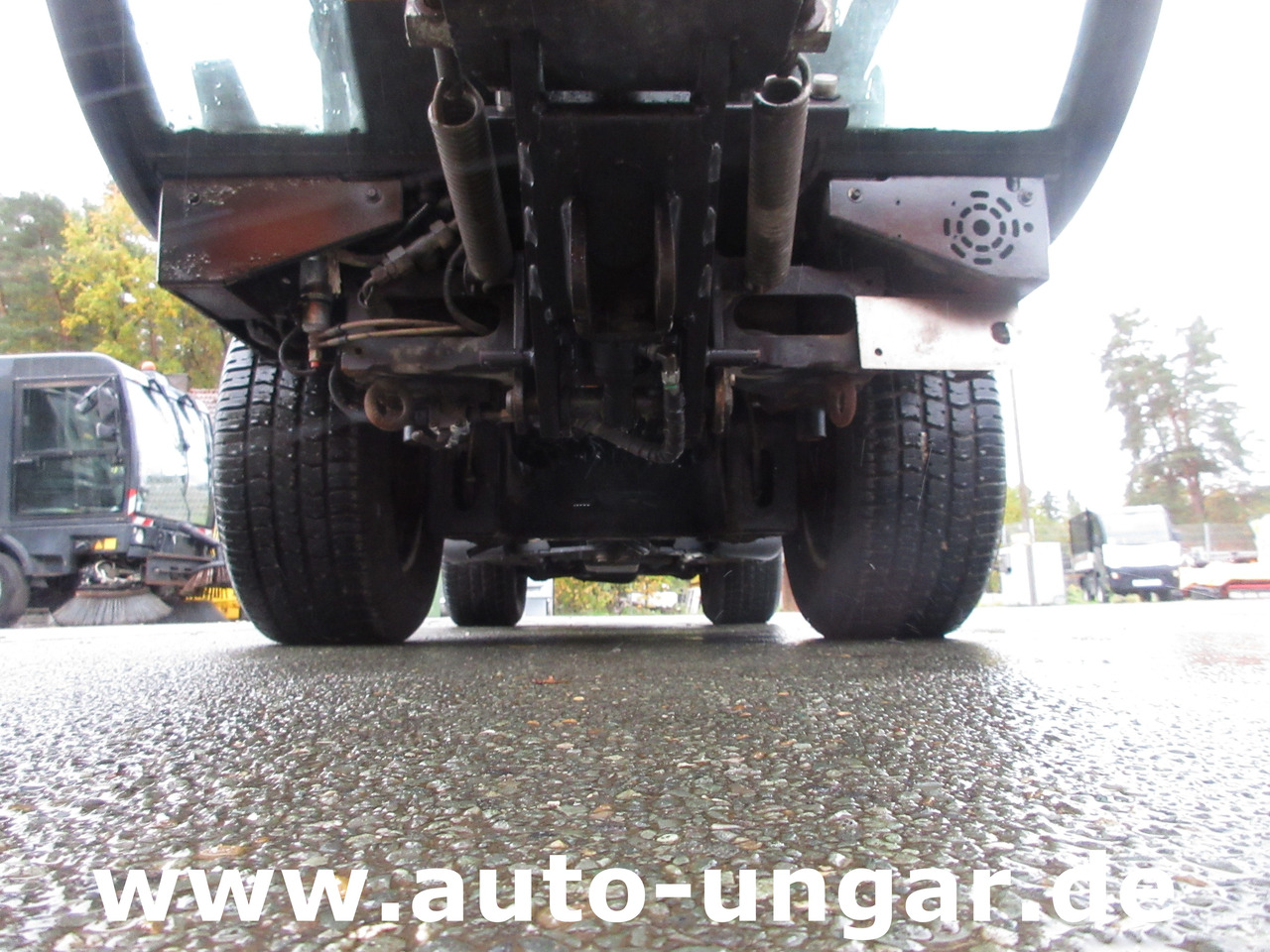 Nilfisk CR3500 CityRanger Multicar Winterdienst Schneepflug und Streuer 4x4 - Truk bajak salju: gambar 5 Nilfisk CR3500 CityRanger Multicar Winterdienst Schneepflug und Streuer 4x4 - Truk bajak salju: gambar 5