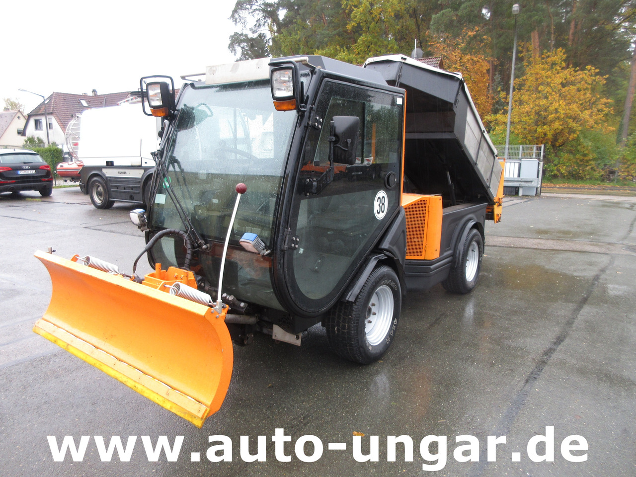 Nilfisk CR3500 CityRanger Multicar Winterdienst Schneepflug und Streuer 4x4 - Truk bajak salju: gambar 2 Nilfisk CR3500 CityRanger Multicar Winterdienst Schneepflug und Streuer 4x4 - Truk bajak salju: gambar 2