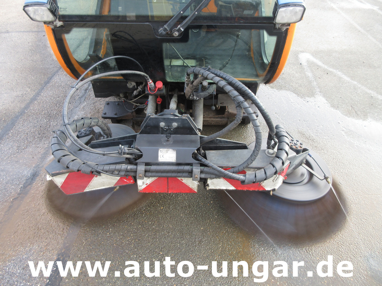 Nilfisk CR3500 Geräteträger Kommunalfahrzeug 4x4 Kehrmaschine Schmidt Flexigo - Penyapu jalan: gambar 3 Nilfisk CR3500 Geräteträger Kommunalfahrzeug 4x4 Kehrmaschine Schmidt Flexigo - Penyapu jalan: gambar 3