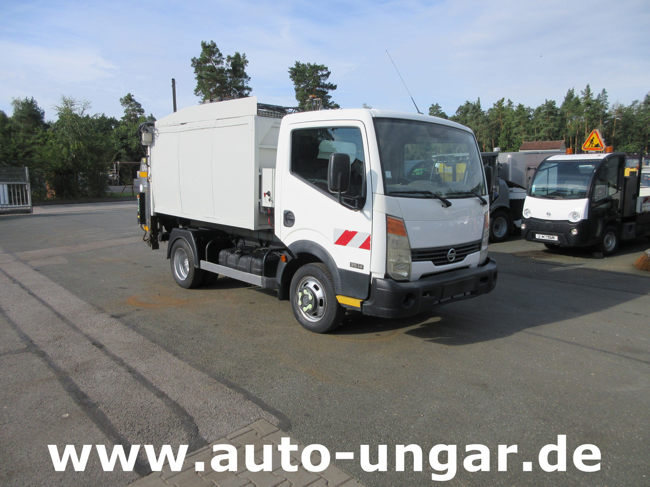 Nissan Cabstar 35.14 Mecagil Lebon Müllwagen BOM Garbage Truck 3.500kg - Truk sampah: gambar 1 Nissan Cabstar 35.14 Mecagil Lebon Müllwagen BOM Garbage Truck 3.500kg - Truk sampah: gambar 1
