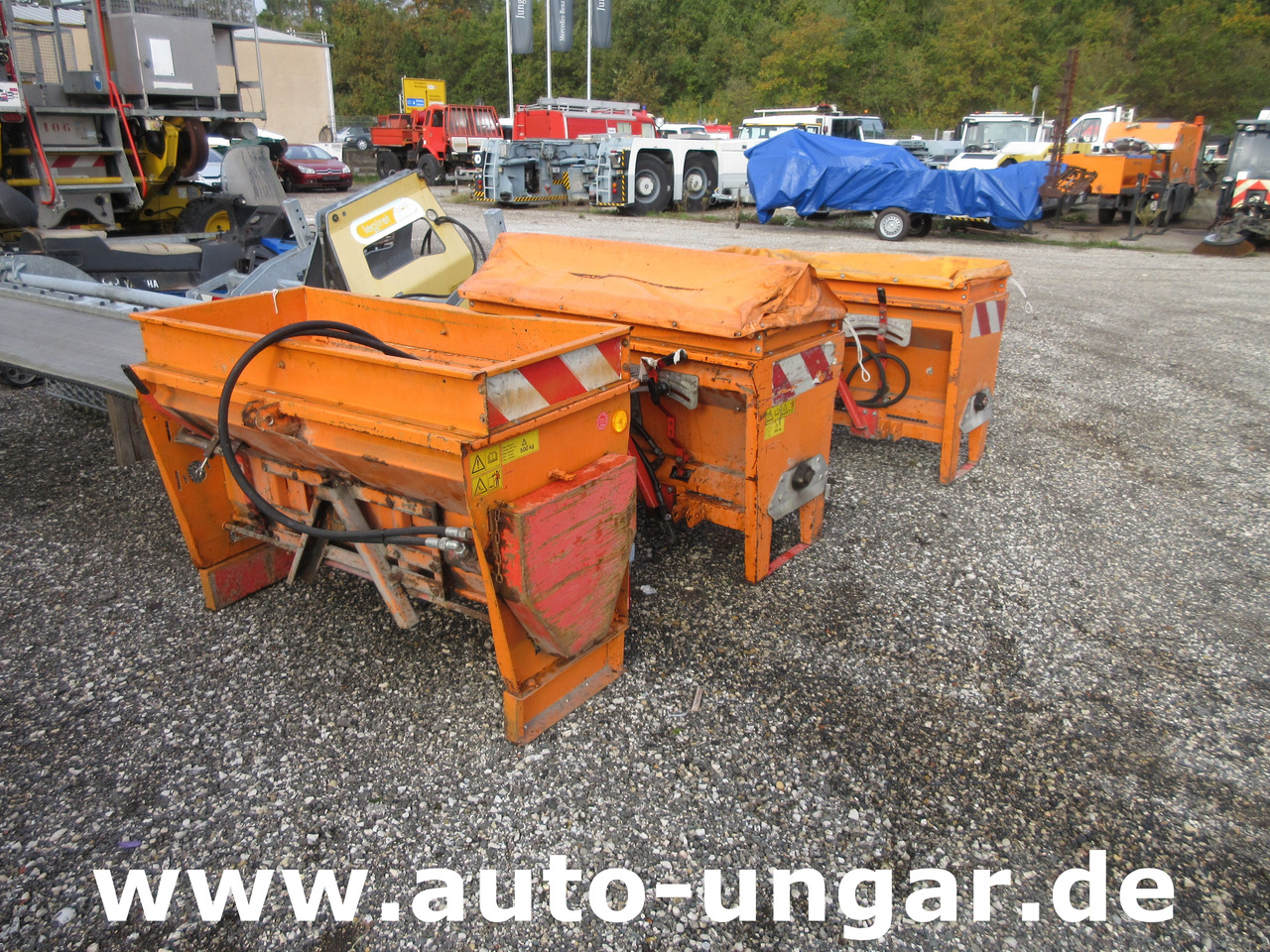 Rauch UKS 120 Anbaustreuer Salzstreuer hydraulisch Streuautomat Winterdienst - Traktor kota: gambar 1 Rauch UKS 120 Anbaustreuer Salzstreuer hydraulisch Streuautomat Winterdienst - Traktor kota: gambar 1