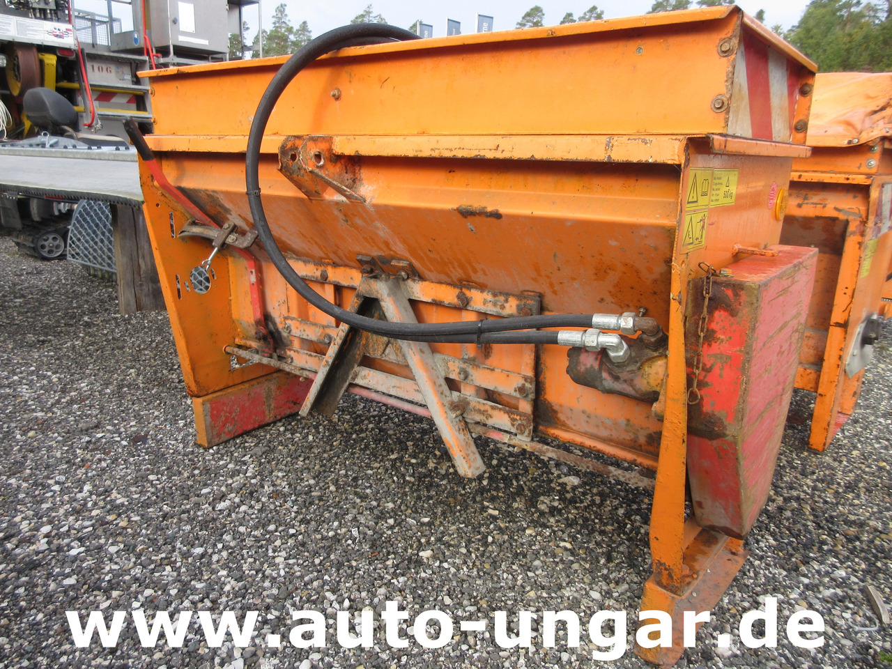 Rauch UKS 120 Anbaustreuer Salzstreuer hydraulisch Streuautomat Winterdienst - Traktor kota: gambar 5 Rauch UKS 120 Anbaustreuer Salzstreuer hydraulisch Streuautomat Winterdienst - Traktor kota: gambar 5
