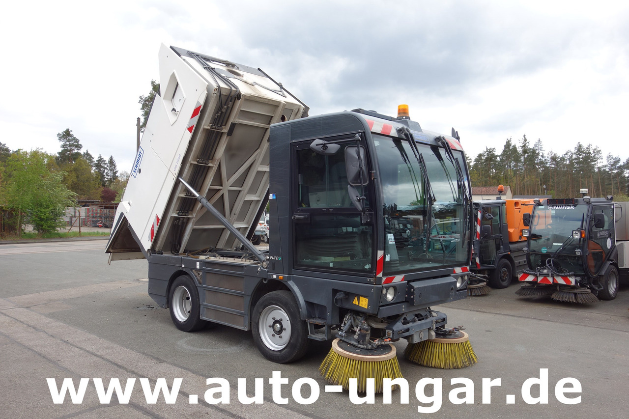 SCHMIDT Cleango 500 EURO 6 Baujahr 2017 Kehrmaschine Straßenkehrmaschine - Penyapu jalan: gambar 1 SCHMIDT Cleango 500 EURO 6 Baujahr 2017 Kehrmaschine Straßenkehrmaschine - Penyapu jalan: gambar 1