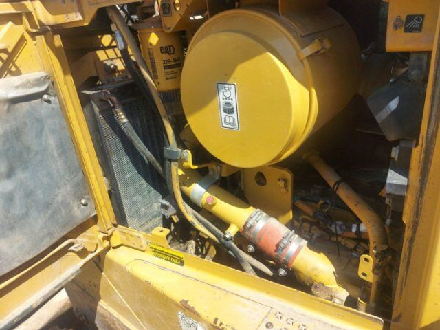 Bulldozer Caterpillar D6T XL: gambar 7