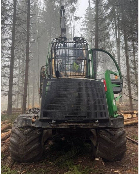 John Deere 1010E 8W - Forwarder: gambar 4 John Deere 1010E 8W - Forwarder: gambar 4