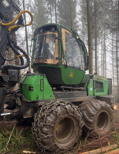 John Deere 1010E 8W - Forwarder: gambar 3 John Deere 1010E 8W - Forwarder: gambar 3