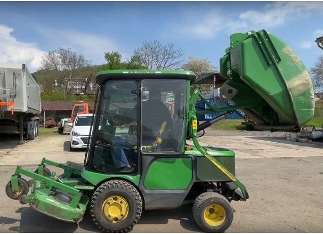 John Deere 1565 Serie II 4WD + MCS 600H - Mesin pemotong rumput: gambar 2 John Deere 1565 Serie II 4WD + MCS 600H - Mesin pemotong rumput: gambar 2