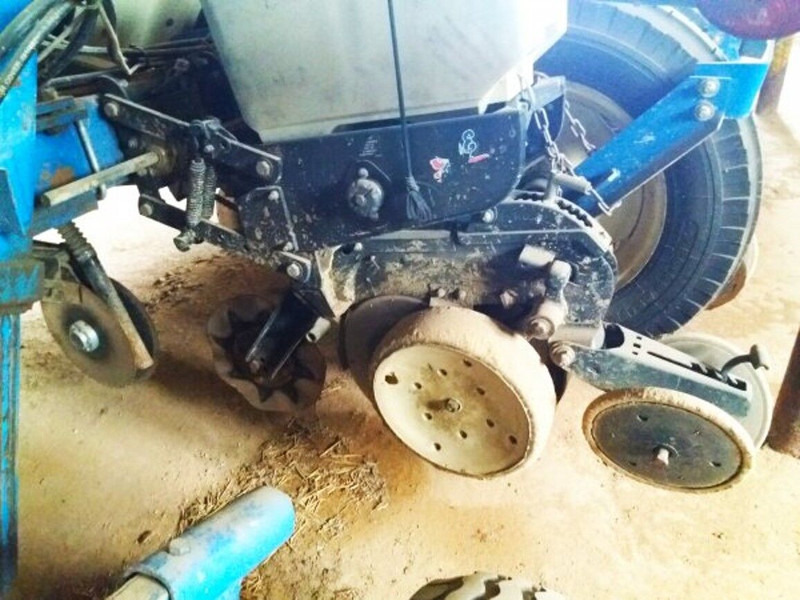 Kinze 3000 (8x lines 75 - Penabur presisi: gambar 5 Kinze 3000 (8x lines 75 - Penabur presisi: gambar 5