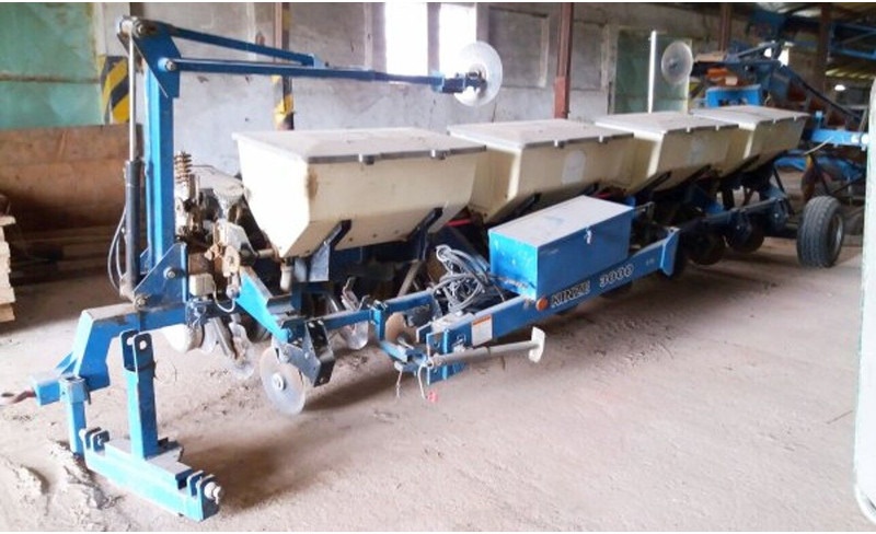 Kinze 3000 (8x lines 75 - Penabur presisi: gambar 2 Kinze 3000 (8x lines 75 - Penabur presisi: gambar 2