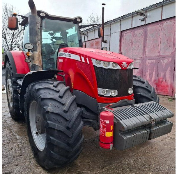 Massey Ferguson 8690 (MF) - Traktor: gambar 1 Massey Ferguson 8690 (MF) - Traktor: gambar 1