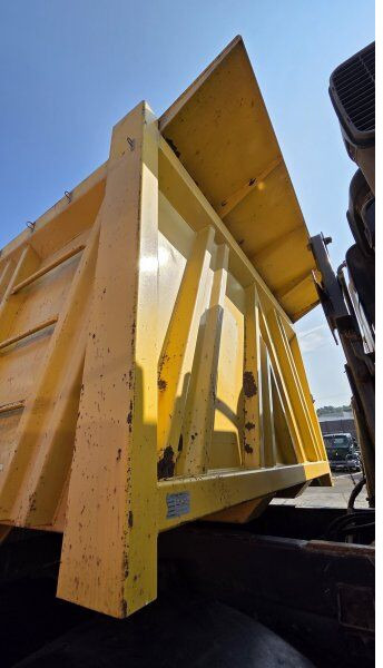 Truk jungkit Mercedes-Benz Actros 4148: gambar 12 Truk jungkit Mercedes-Benz Actros 4148: gambar 12