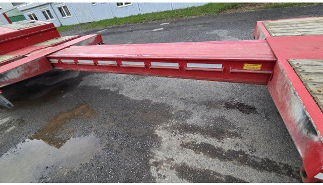 Schwarzmüller 99 F-serie - Semi-trailer low bed: gambar 3 Schwarzmüller 99 F-serie - Semi-trailer low bed: gambar 3
