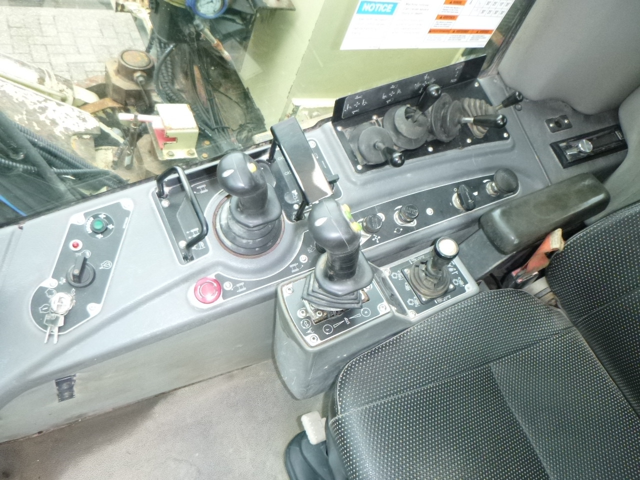 Anjungan pengeboran ATLAS COPCO CM780D: gambar 30
