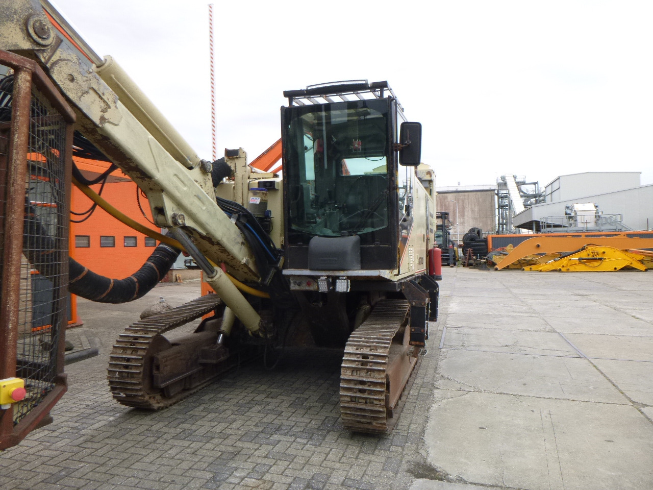 Anjungan pengeboran ATLAS COPCO CM780D: gambar 14
