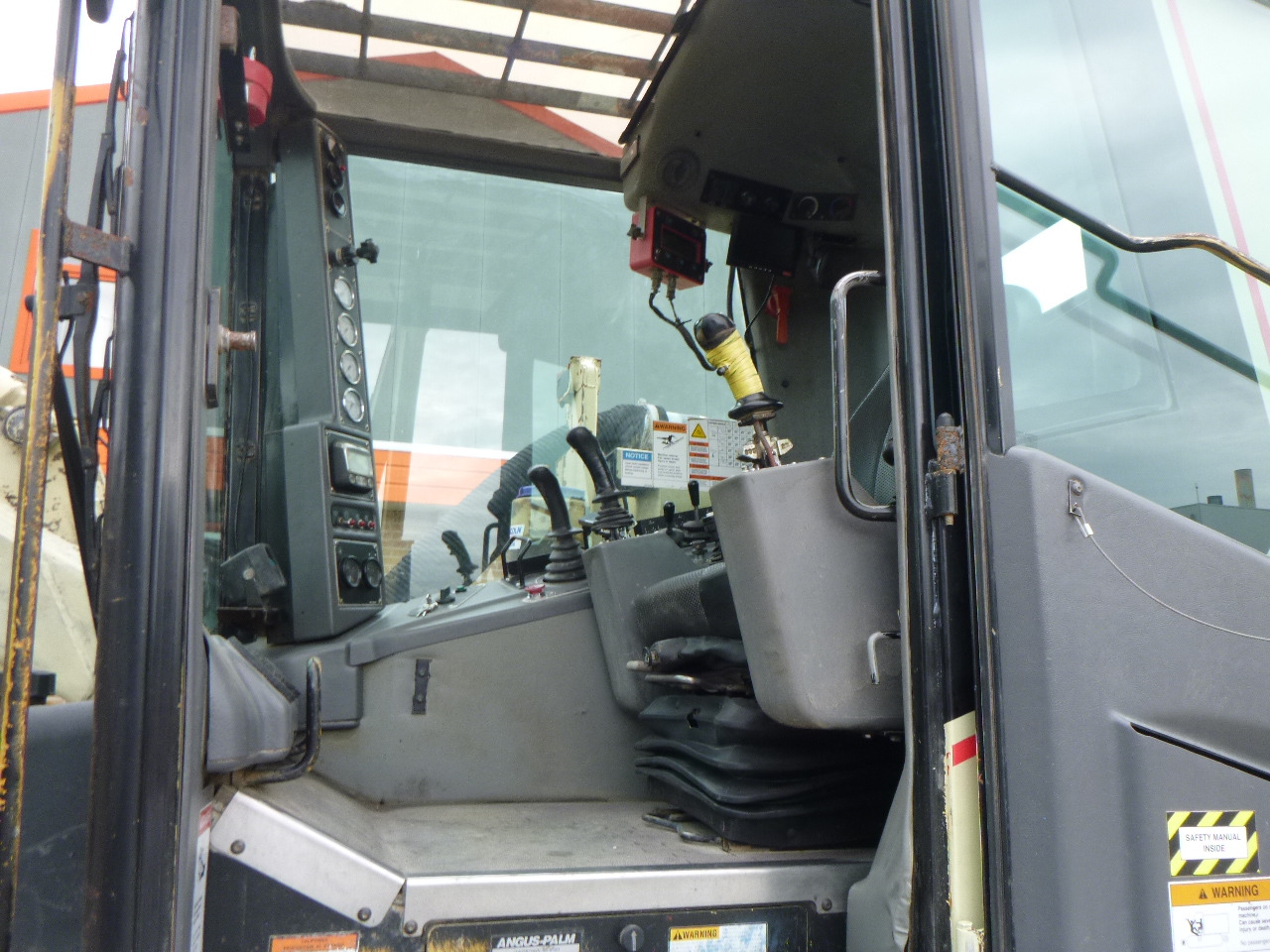 Anjungan pengeboran ATLAS COPCO CM780D: gambar 28
