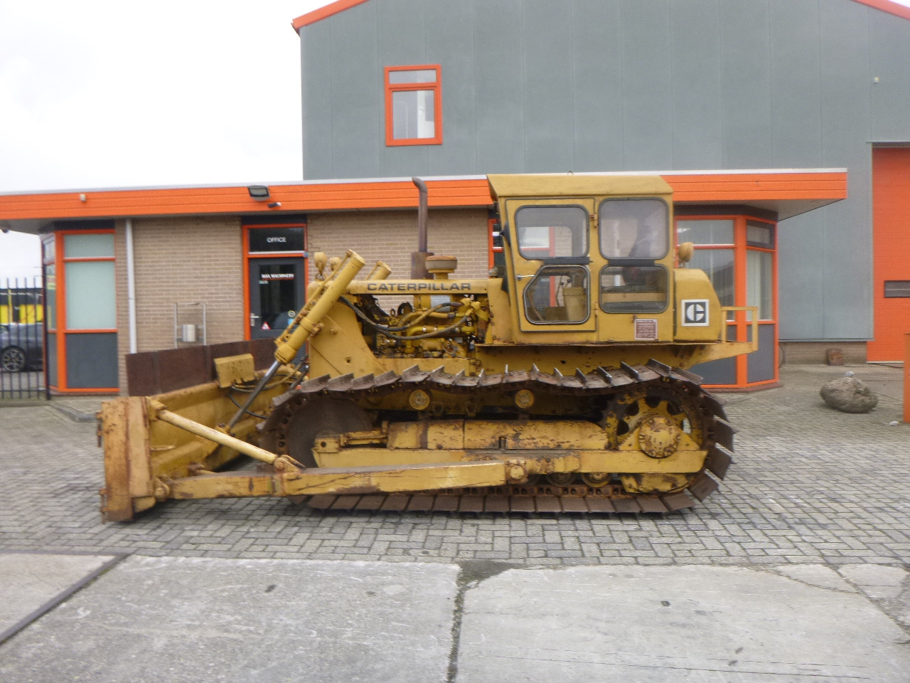 CATERPILLAR D4D LGP - Bulldozer: gambar 2 CATERPILLAR D4D LGP - Bulldozer: gambar 2
